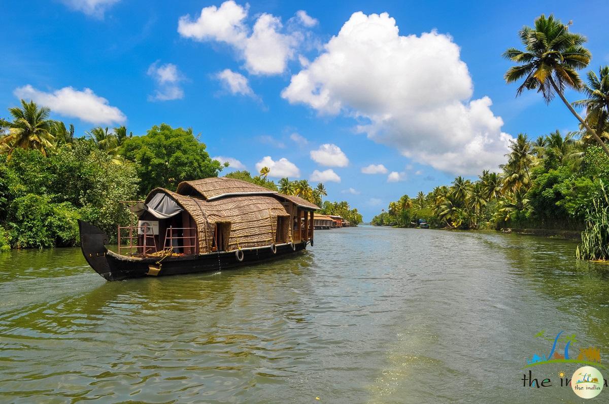 Day Trip in Kerala with Houseboat [Day Cruise Package with Food]