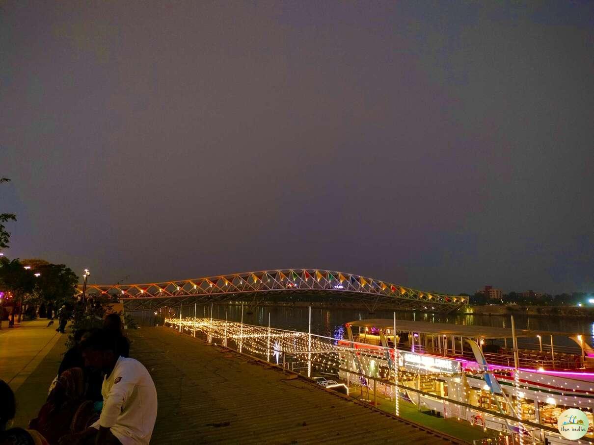 Atal Foot Over Bridge Ahmedabad Atal Foot Over Bridge Ahmedabad